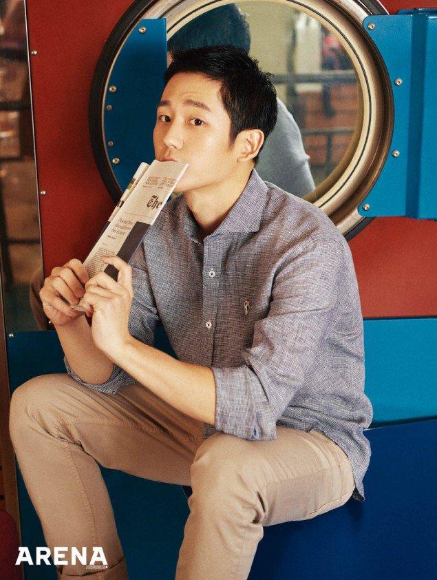 
					Jung Hae in Fashion in Arena